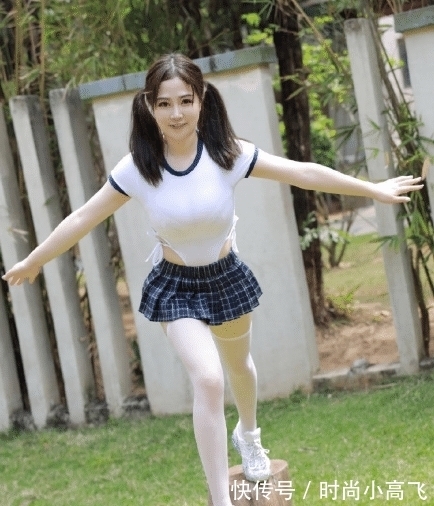 膝盖|腿长就不要穿长袜,别人穿到膝盖,你却穿到大腿