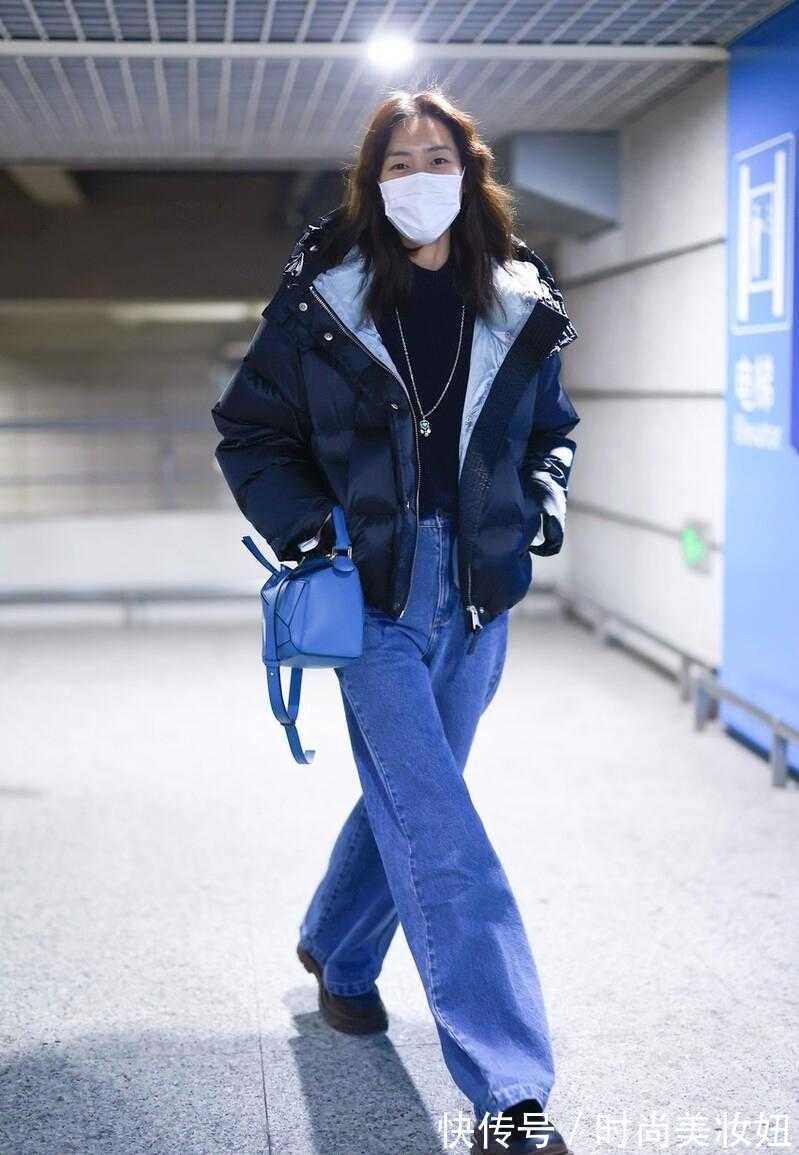 上下身|刘雯才是穿衣“天花板”,短羽绒服配直筒裤,1米2大长腿真抢镜