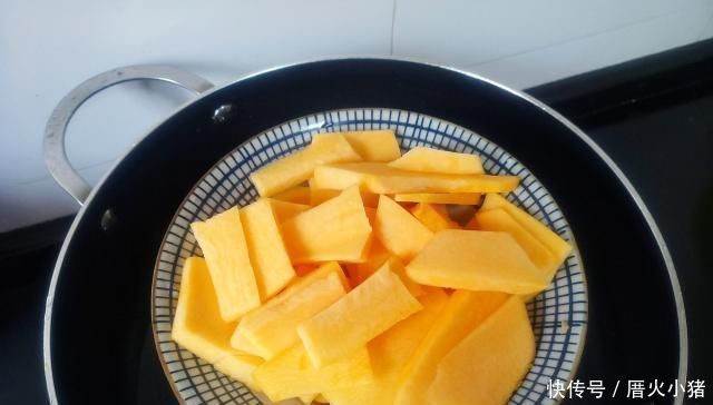 不用烤箱不用电饭煲,这样做好的面包,个个蓬松暄软,好吃极了