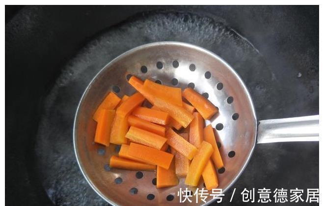 秋天|秋天就要多吃莲藕,想要炒得不发黑,教你详细方法,莲藕白又脆