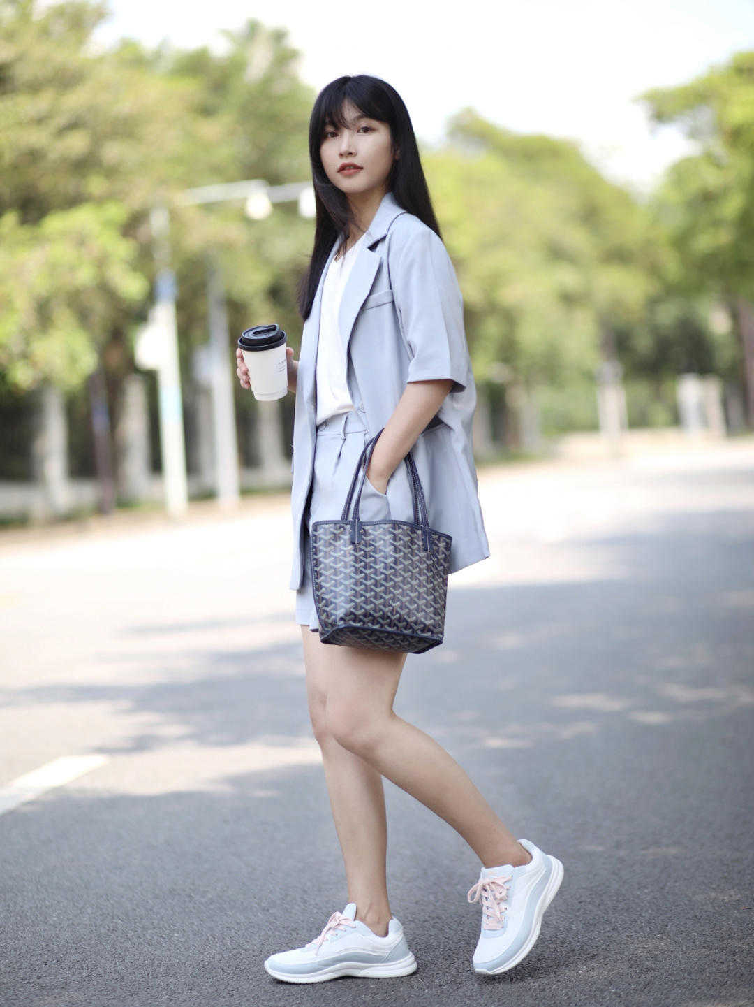 穿搭|都市女白领这样穿干练时髦,衬衫搭配西装裤简约利落,女神范十足