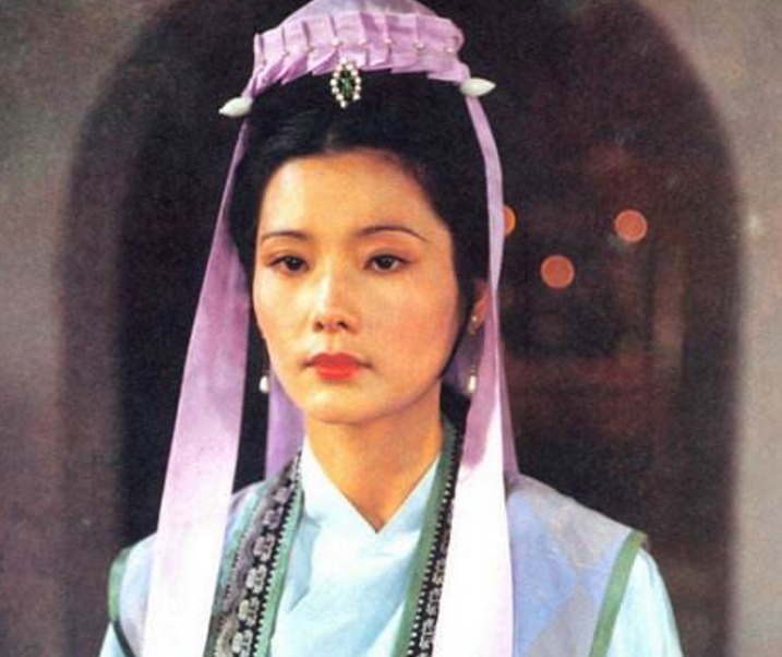 薛宝钗#整个贾府,妙玉只看得起这三人,没有贾母,也没有薛宝钗