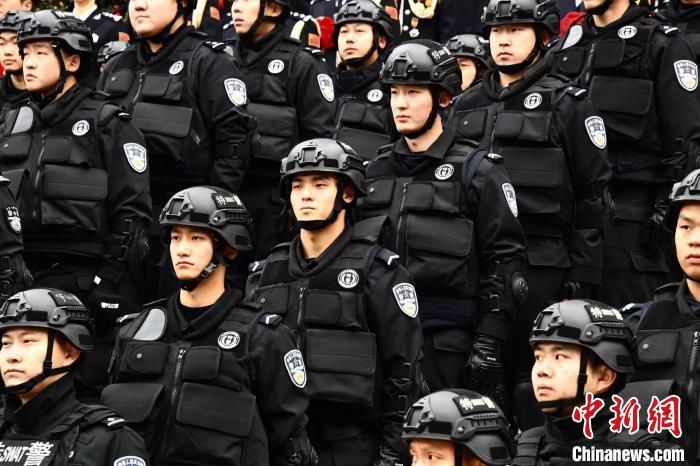 警务|上海公安民警在岗位上迎接2022年“中国人民警察节”