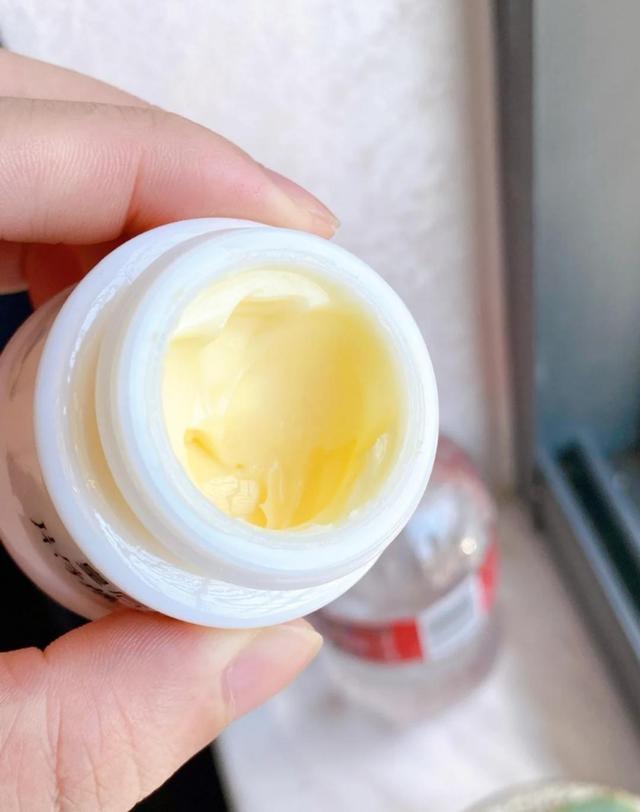 效果|女人逛超市碰到3种护肤品,建议多囤几瓶!虽然小众,但效果不错