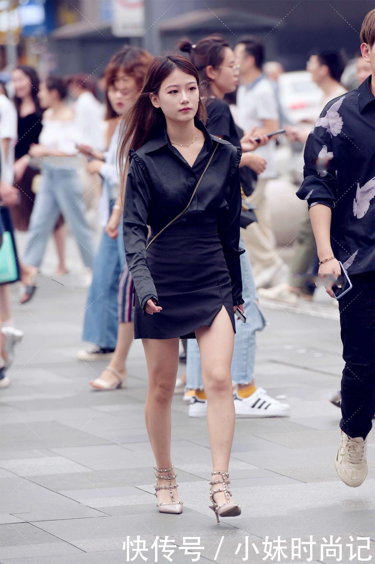 街拍:黑色立领衬衫, 搭配A字版裙子, 又酷又飒, 强大气场