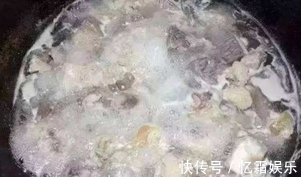 煮猪肉的“白沫”是脏的还是营养物质，有很人少知道，带你了解下