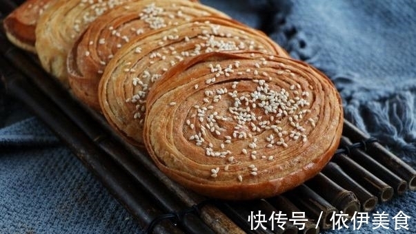 换种口味做烧饼,外酥里嫩咸中带甜,放凉了更好吃