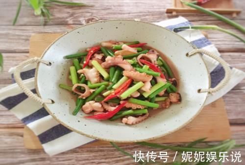 冬天，吃大鱼大肉不如它，美味下饭，营养互补，老人小孩都爱吃