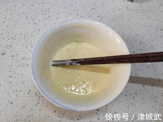小苏打和食用碱有啥不一样?很多人不懂怎么用,看完后别再用错了