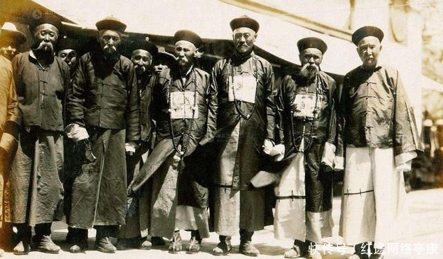 马克沁|李鸿章眼见马克沁机枪扫断大树,为啥没买?一句话戳中痛点