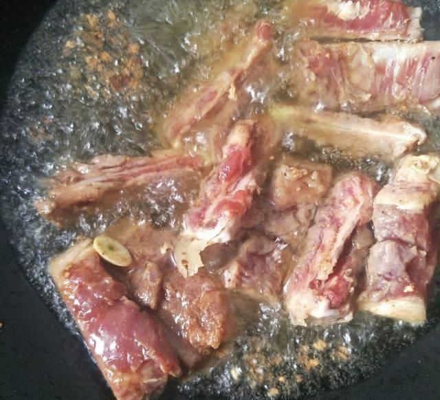 金牌蒜香骨,香酥可口,特别美味,不亚于外面的餐馆