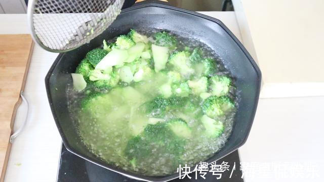 西兰花|炒西兰花时，口感差不好吃，因为少了关键一步，很多朋友不清楚