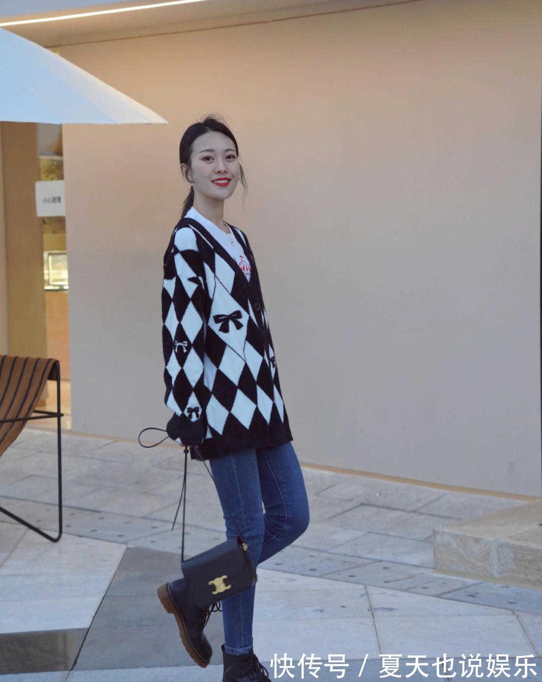 非主流 紧身牛仔裤可不是什么非主流单品,冬天穿它出门,遮肉显瘦又显高