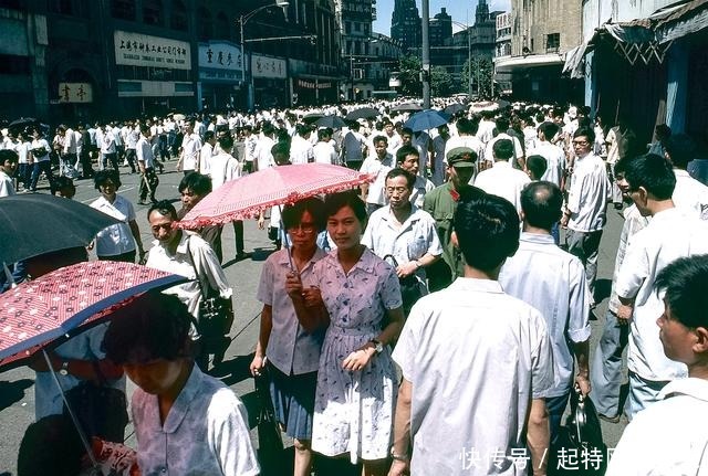 确良军|美国人拍摄的中国城市生活，1980年