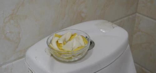 你家有吃剩的柚子皮吗?放白醋里泡一泡,用途真厉害,省钱又实用