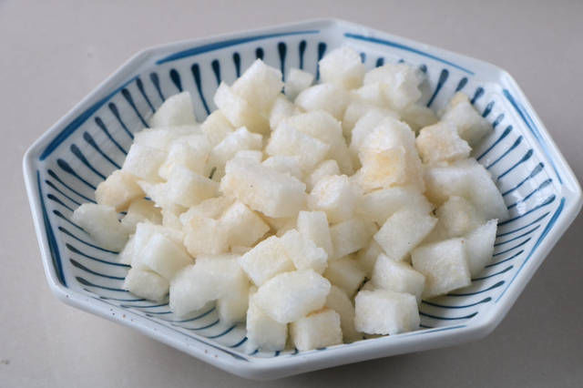 隔三差五|冬天,早餐就馋这粥,隔三差五喝一碗,润肺滋补五脏,女人喝最好