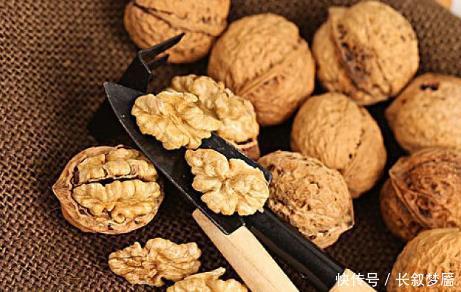 不请自来|女生睡觉前吃个核桃,过不了1周,3个“惊喜”会不请自来