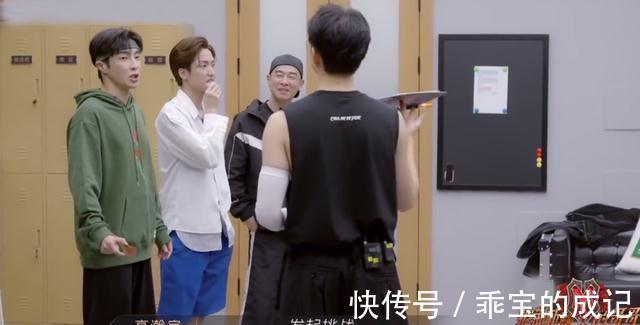 《哥哥》加更：手绘海报脑洞大，黄贯中即兴创作，赵文卓出表情包