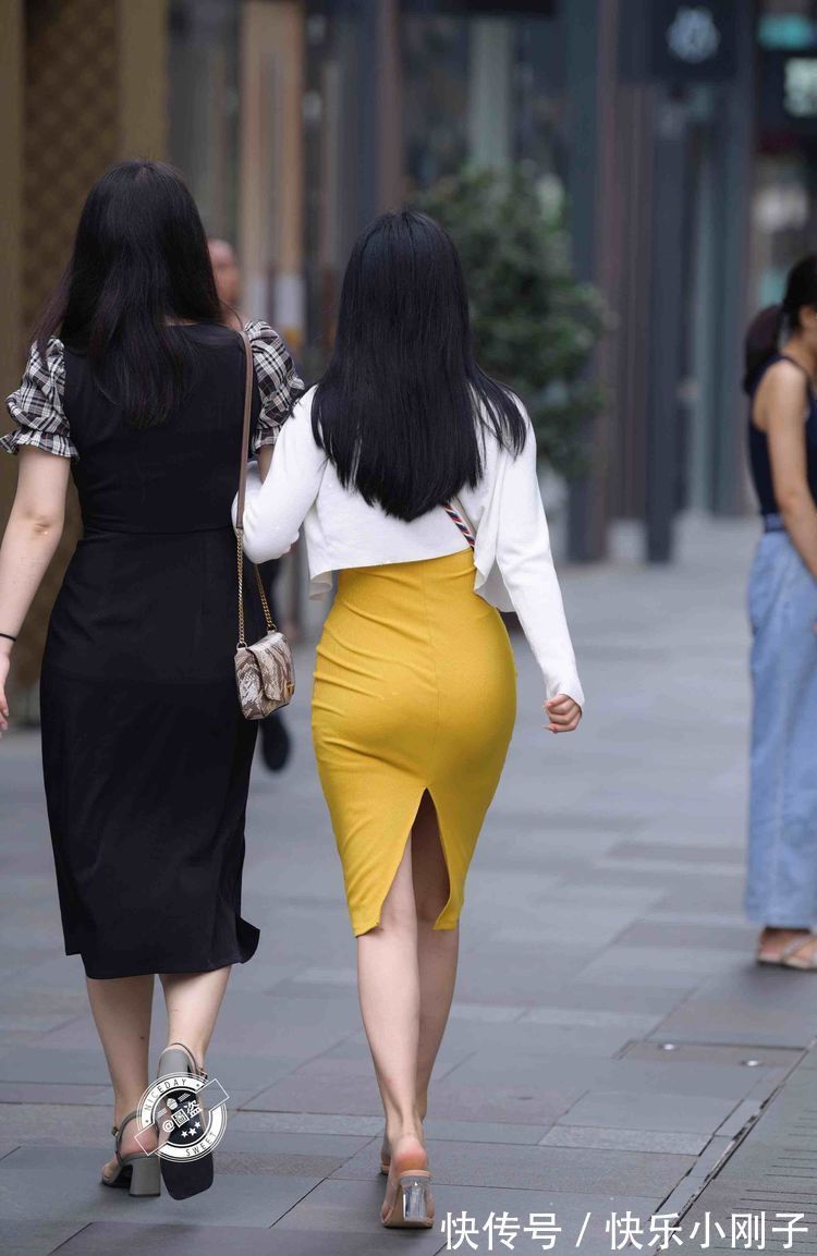 身材 连衣裙既清新又美丽,打破单调和刻板,身材高挑