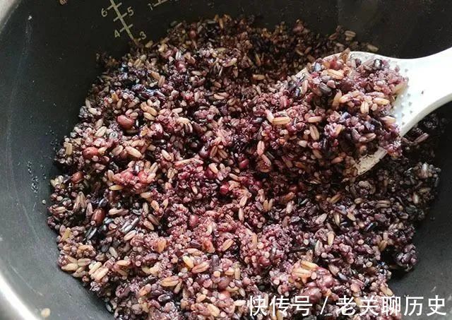 红豆|用它代替米面做早餐,低脂低卡高蛋白,一次煮一锅,吃7天没问题