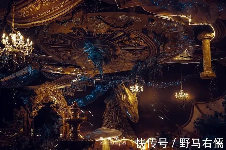 中世纪@用浓烈的色彩和精美的造型,带你感受一场沉浸式的北欧神话婚礼