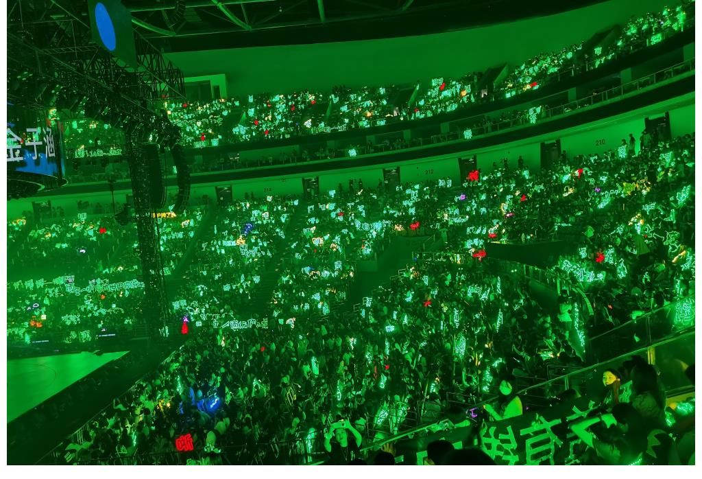 王一博和粉丝的双向奔赴王一博绿海小合集…