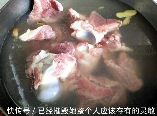 腥味|炖骨头汤，牢记“3大窍门”，汤汁浓白，鲜美无腥味，很实用