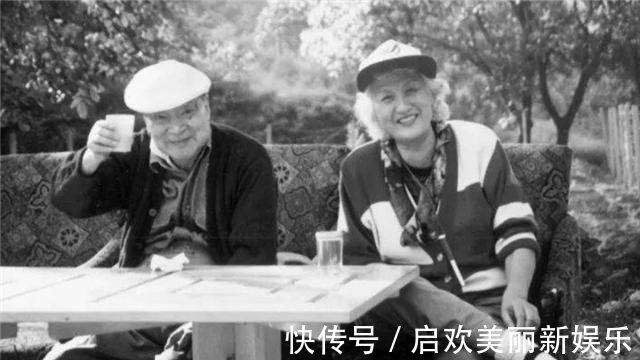 纳兰容若&与原配携手52年,80岁另娶女演员,去世前留遗嘱:与原配合葬大海
