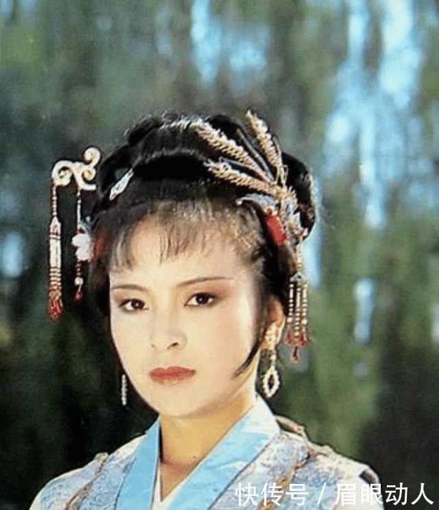 赵姨娘:看红楼梦的人都说我粗鄙,可谁知道,我年轻时也是个晴雯