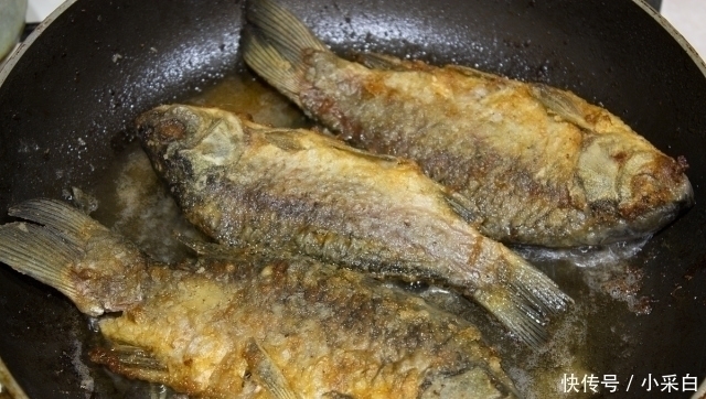鱼皮|不管煎啥鱼，直接下锅就“废了”，掌握3个妙招，鱼肉不腥不破皮