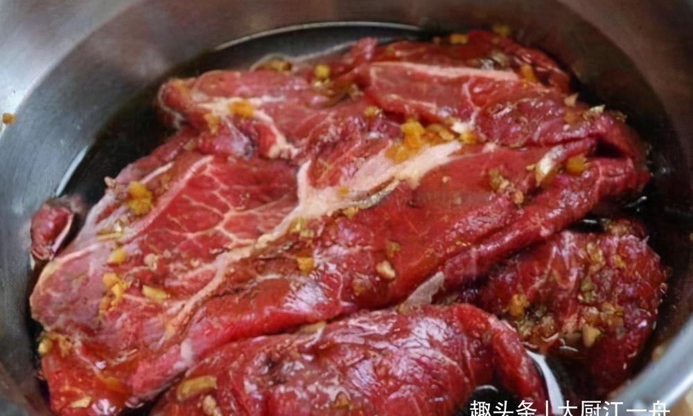牛肉怎样腌才鲜嫩?饭店大厨教你这样做,牛肉鲜嫩爽滑不老还不柴