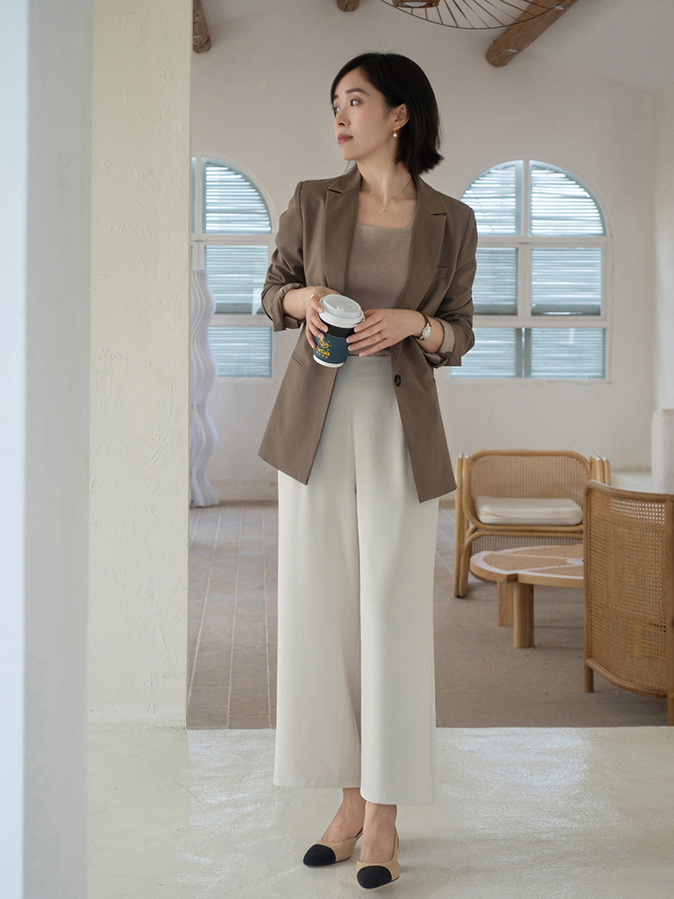 搭配|25岁~35岁女性怎么选西装?搭配衬衫或半身,能提升气质又减龄