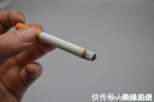 烟瘾|抽烟满屋子烟味怎么办?一个简单的方法,轻松去除烟味,简单实用