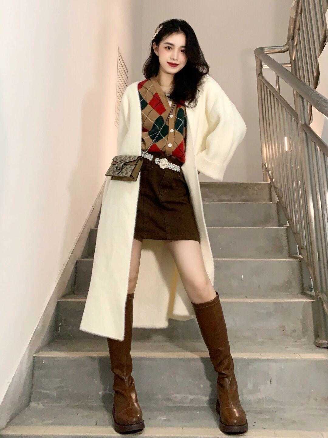 长款 长款针织开衫这样搭,保暖时髦又温柔,随便穿穿都有气质