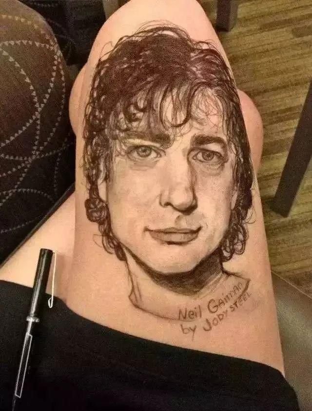 裙子|当她们掀开裙子,露出“惊艳”的大腿时,所有人都看呆了