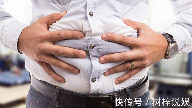 早上空腹|早晨空腹喝水真的养生吗忠告三个细节不注意,喝了相当于白喝