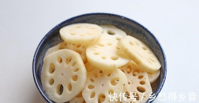 湖北菜|自制家庭版周黑鸭辣卤藕,关键在于酱汁,学会再也不用出去买!