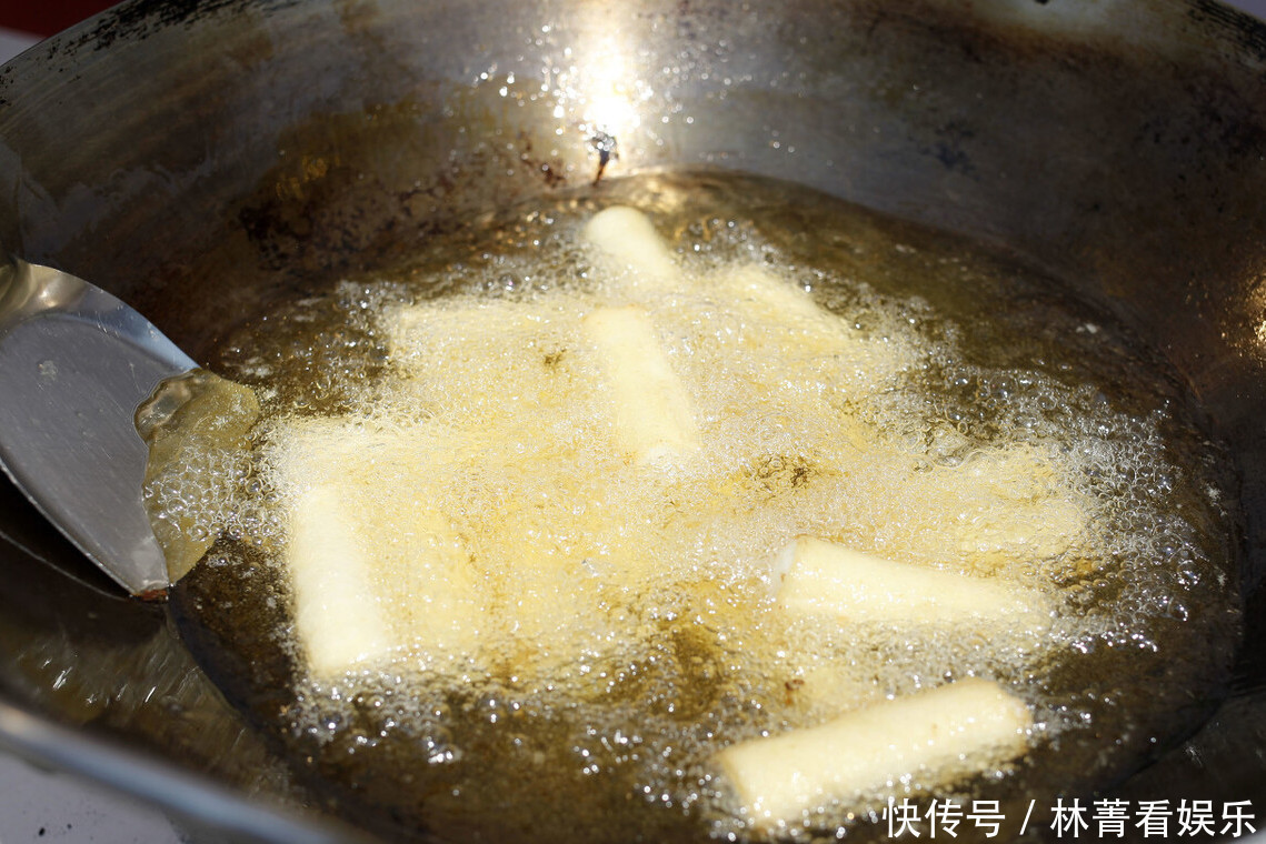 牛奶|家里喝不完的牛奶，试试做成脆皮炸鲜奶，外脆里嫩，奶香味浓郁