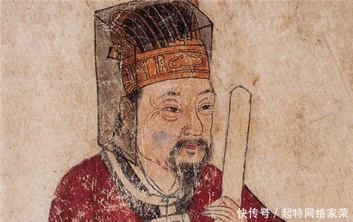 并非|宋代官员的脖子上都会挂一个白圈,其实并非为美观,而是方便皇帝