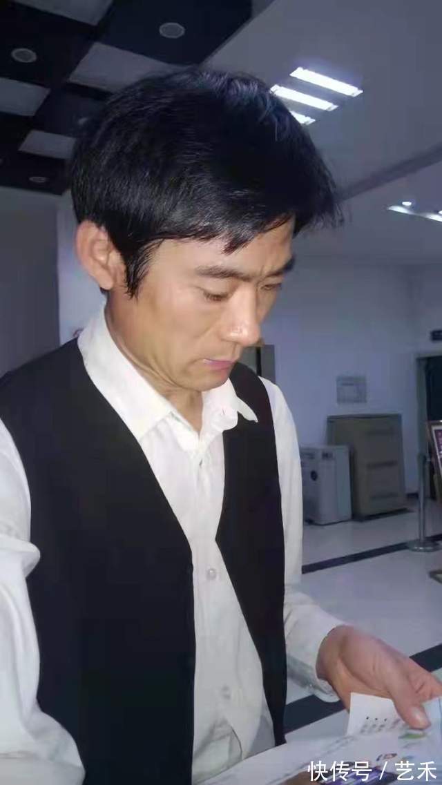 叶建民!画家梁红《冬奥献礼》 ——炫舞冰雪助冬奥 翰墨丹青贺新春