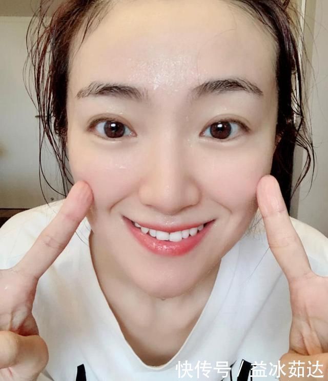 洗脸|经常不“洗脸”的女人,皮肤都成什么样了?看这几点就很清楚!