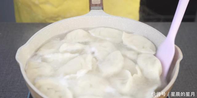 少许食盐|萝卜馅的饺子这样做,营养开胃又鲜嫩