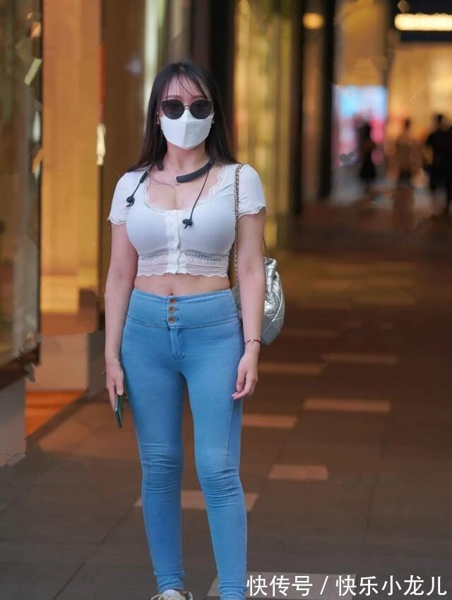 女人味 充满女人味的打底裤穿搭,造型才能远离沉闷感,身材匀称