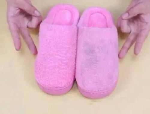 棉拖鞋脏了,别着急扔!教你1招,不晾晒不水洗,立马干净如新!