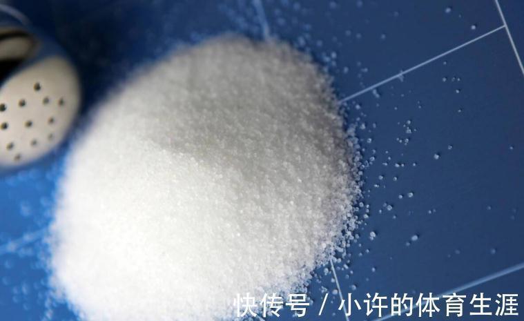 栽植株|家中该常备这种磷钾肥,养花能催花,盆栽则可改变土壤酸碱性