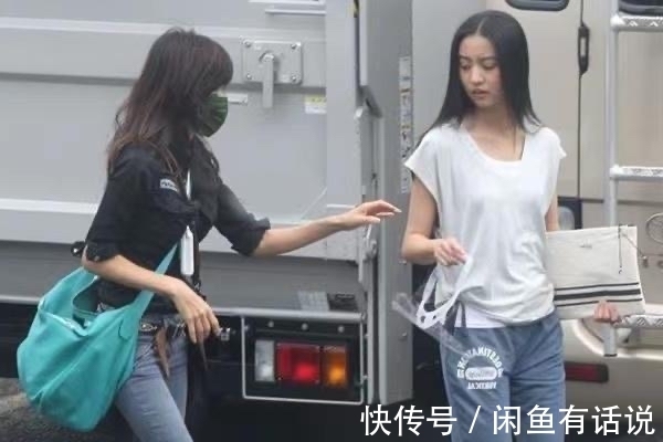 老妈|木村光希出门真随性，“老汉衫”配洞洞鞋不修边幅，还没老妈时髦