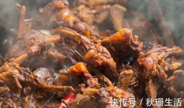 今年啥肉都挺贵，就这肉便宜，很多人都忽略了，15块钱能做一锅