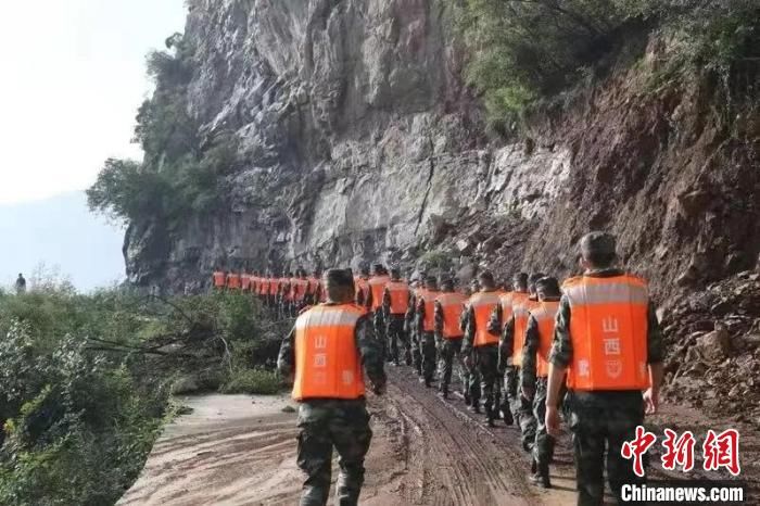 晋城|山西晋城强降雨引发山洪 武警官兵紧急救援