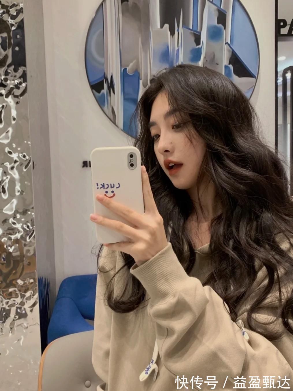 发型 木马卷虽然好看,但不适合于所有人,根据脸型选发型才能不会错