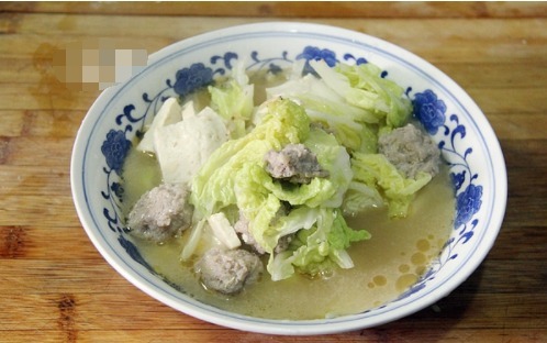 周末一家四口午餐,花费不足50,六菜一汤,简简单单,吃的美美的